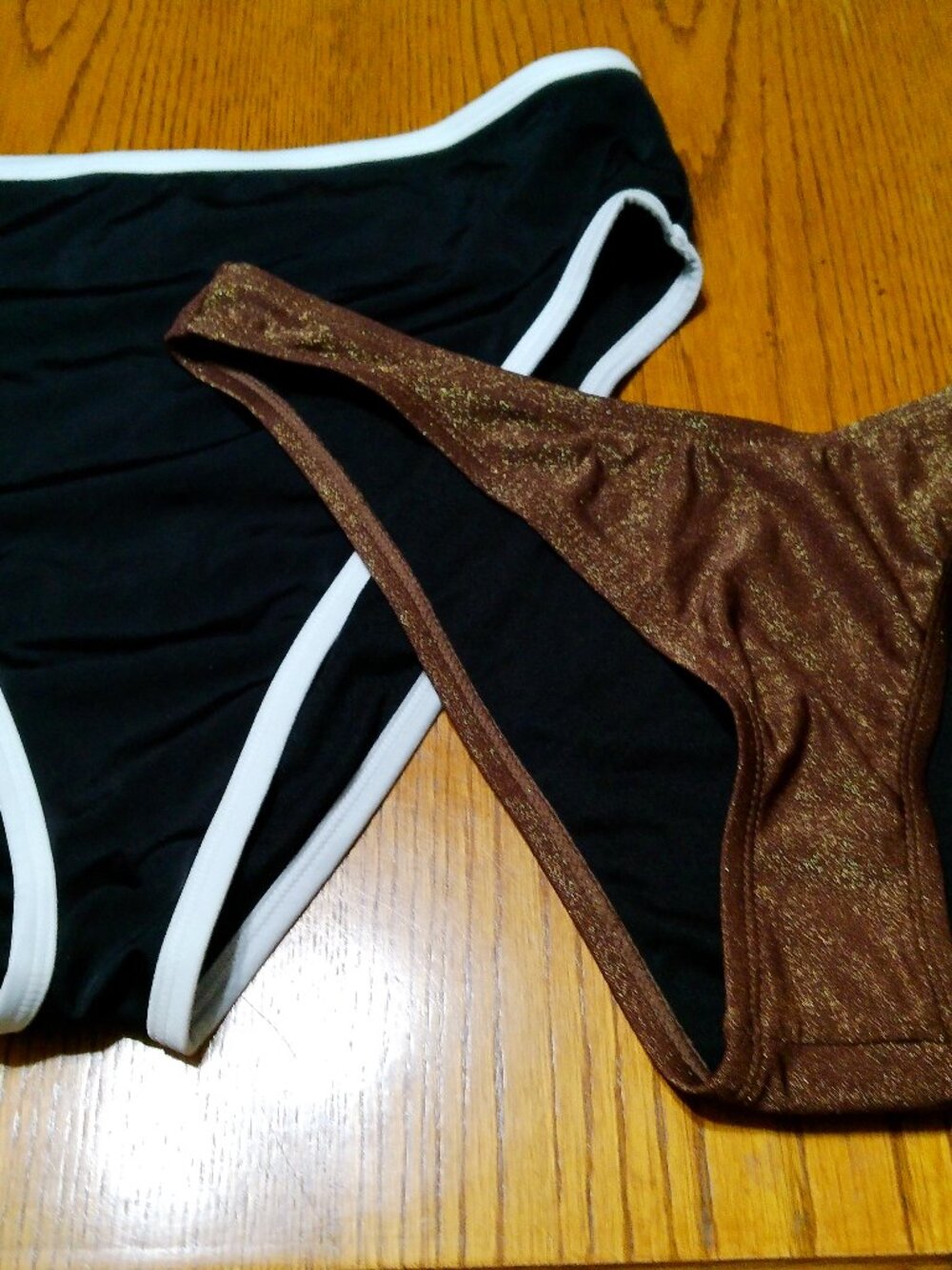 2 PC SWIM BOTTOMS SIZE LARGE NEW WITHOUT TAGS SHADE TO SHORE AND VYB